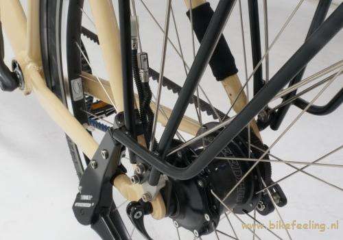 Externe Rohloff schakeling op een Santos Travelmaster.