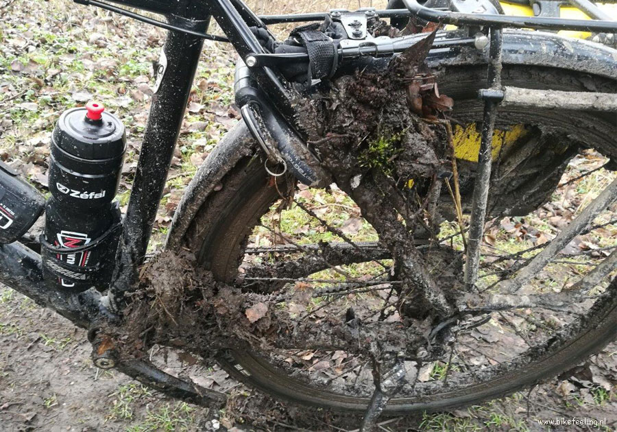 instant Tussen spiegel Rohloff-naaf, 14 effectieve versnellingen voor optimaal schakelgemak.