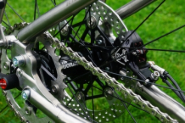 pinion-achternaaf-hope-v2-idworx-kettingspansysteem