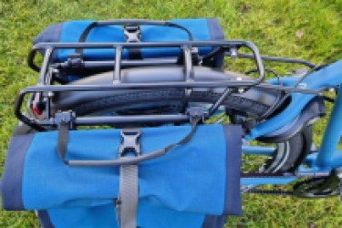 travelrack-sanos-met-tassen